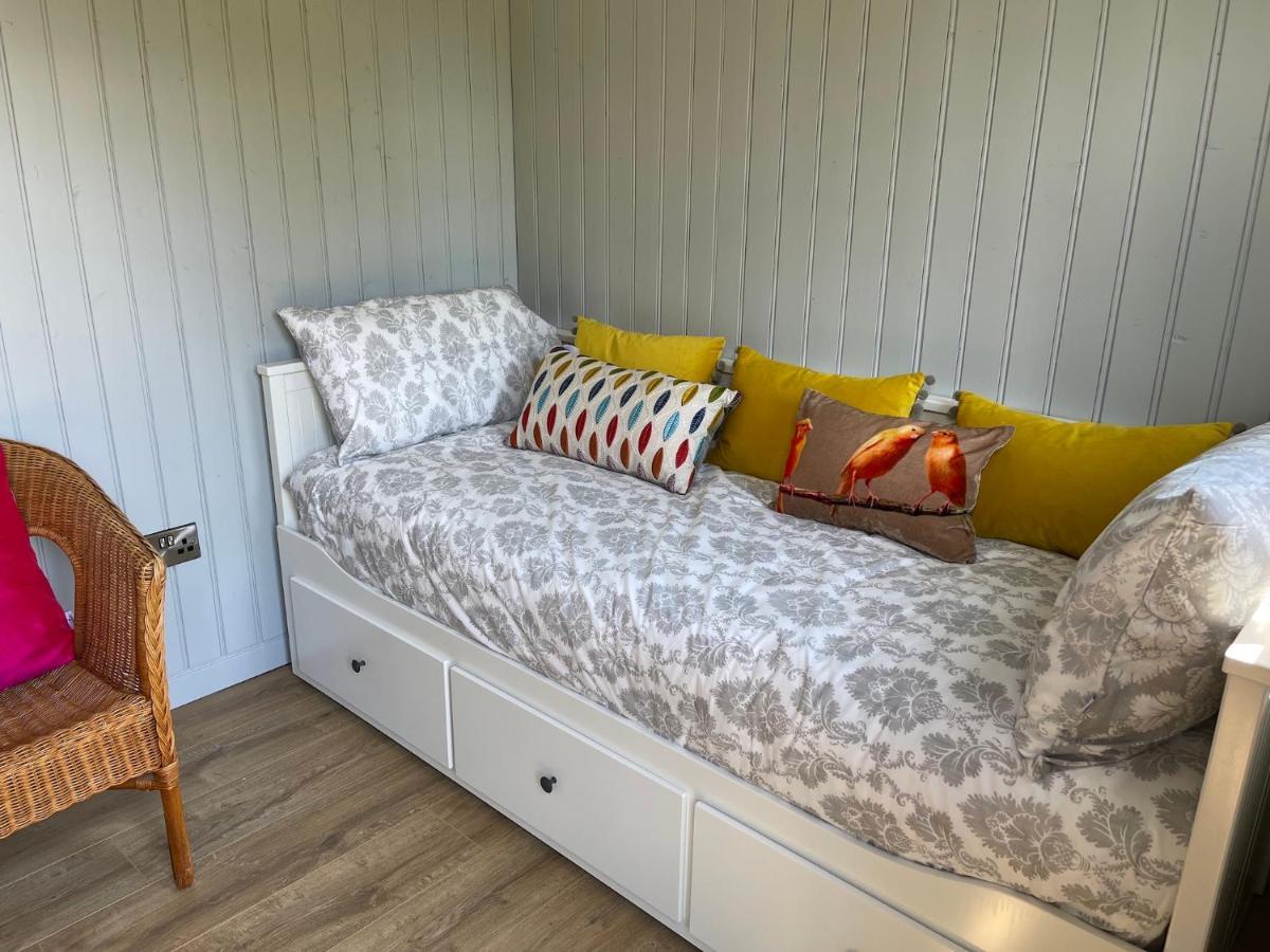 Lilac Hut Shepherds Hut Kilkenny Dış mekan fotoğraf